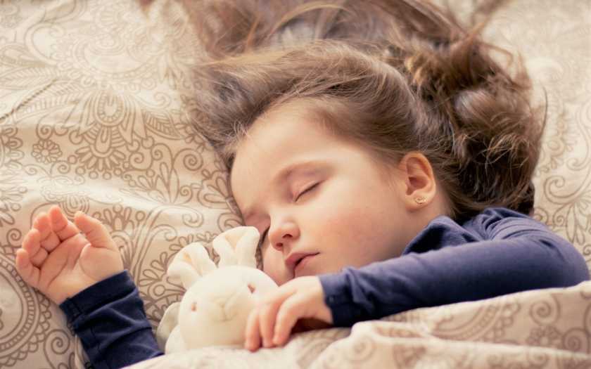 Qual é a idade ideal para as crianças dormirem sozinhas