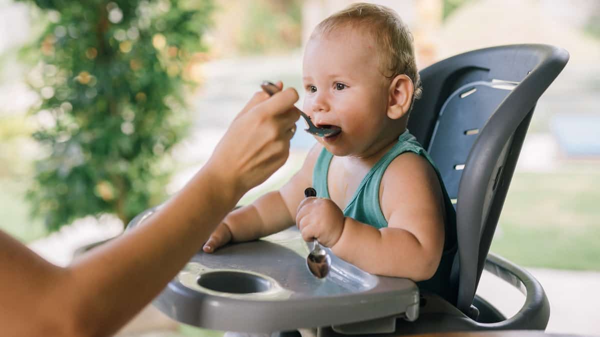 Entendendo as fases da alimentação do bebê