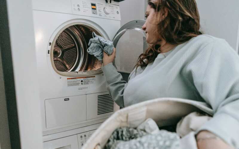 Por que a máquina de lavar dá choque?
