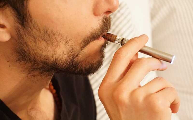 Como o cigarro caneta pode ajudar a parar de fumar