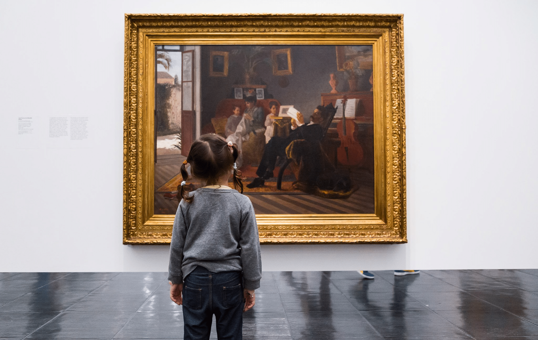 Descubra os benefícios surpreendentes de levar seus filhos aos museus: aprendizado, diversão e laços familiares mais fortes esperam por vocês!